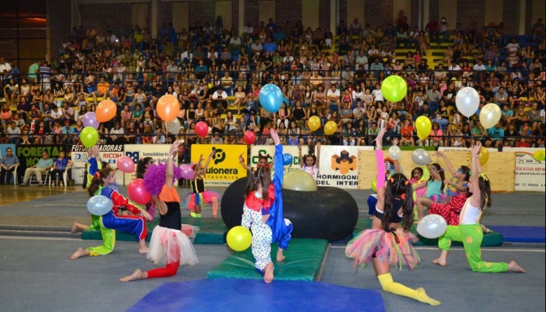 Celebraciones de Fin de Año: Galas de Gimnasia en Clubes Latinoamericanos Un cierre espectacular que celebra talento y unidad