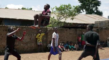 La Gimnasia esta cambiando la vida de jovenes en Uganda